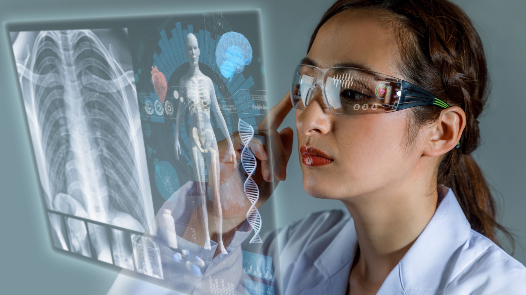 Smart glasses for high-quality healthcare