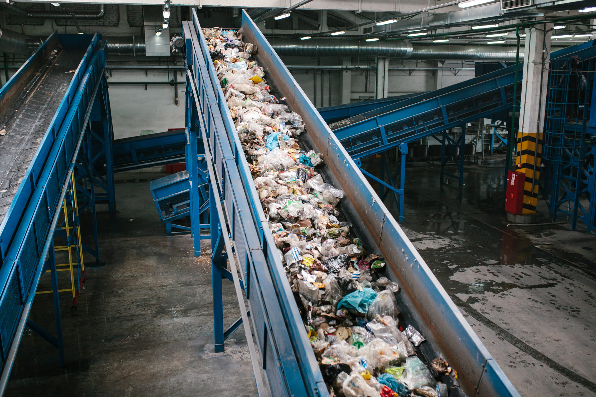 Waste sorting plant